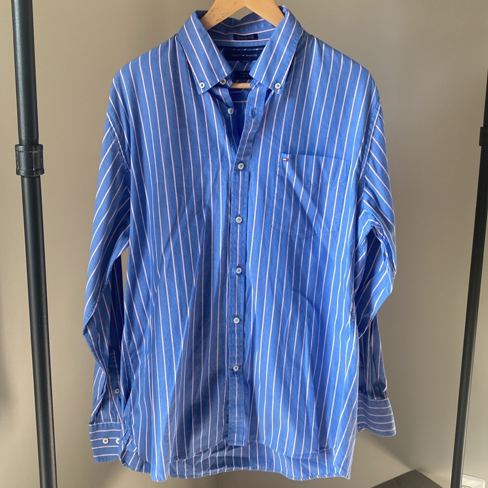 Tommy Hilfiger Custom Fit button up shirt, size Large (16 1/2-17)